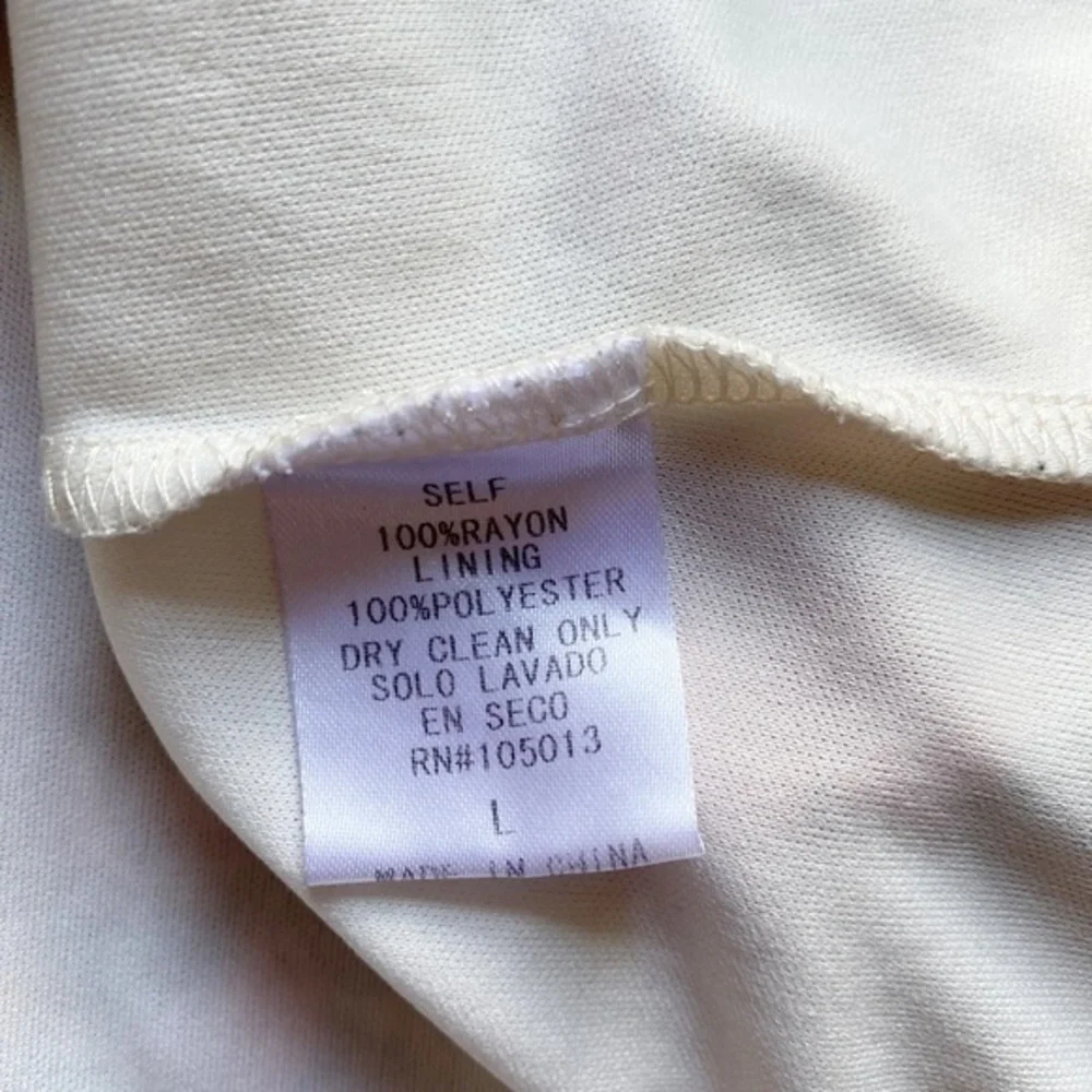 Andree by Unit Ivory Floral Short Sleeve‎ Dress - Picture 6 of 16